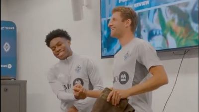 Thomas Muller Hands Whitecaps Teammate Incredible Gift Ahead of Debut