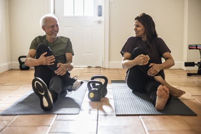 How often should you exercise to live longer and what sort of exercise should you do? Here’s what a doctor who specializes in longevity recommends