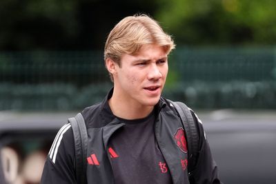 Rasmus Hojlund left out of Man United squad amid exit speculation