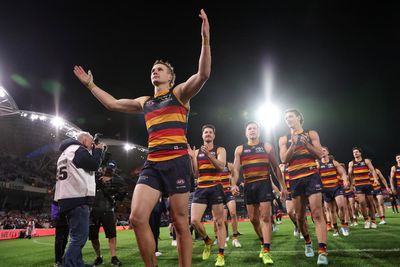 Crows handle the hype to break Collingwood hoodoo in strange thriller that had the lot