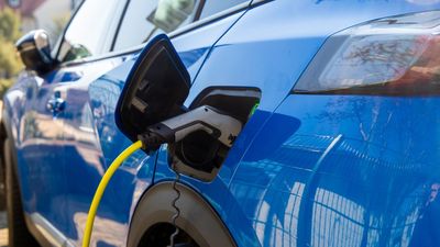 7 Reasons You Should Switch To an Electric Vehicle in Retirement