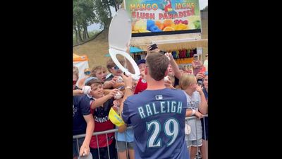 Cal 'Big Dumper' Raleigh Signed a Toilet Seat at the Little League World Series