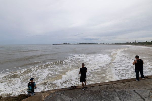 Stronger, bigger Hurricane Erin forecast to create dangerous surf along US coast