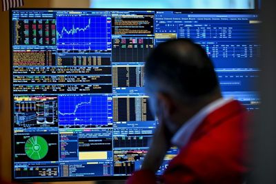 Asia Stocks Up Before Trump-Zelensky Talks