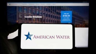 Are Wall Street Analysts Predicting American Water Works Stock Will Climb or Sink?