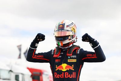 McLaughlin edges closer to British F4 title after dramatic Knockhill weekend