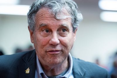 Sherrod Brown launches Senate comeback bid in Ohio - Roll Call