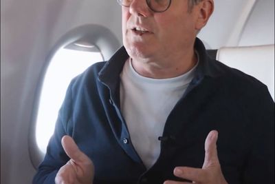 Starmer gives Ukraine update on board plane to US ahead of crunch Trump meeting