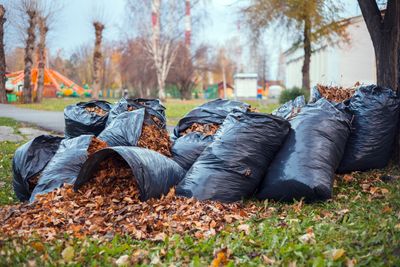 6 Things That Make Neighbors Quietly Complain About You
