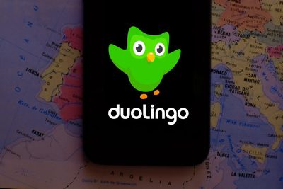 Duolingo Upgraded: Analyst Sees AI As Ally, Not Threat