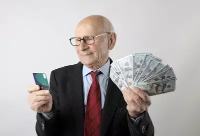 Are Retirement Payment Structures Flawed for Couples?