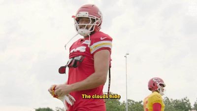 Mic’d Up Travis Kelce Had So Many Funny One-Liners at Chiefs Training Camp