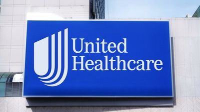Berkshire's UnitedHealth Bet Highlights Long-Term Confidence Despite Depressed Earnings