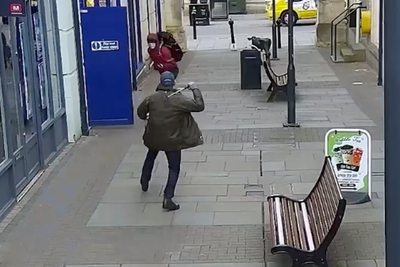 Sales assistant helps undercover police officers tackle phone shop raiders