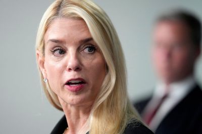 Pam Bondi has argued with ethics staff so she can keep a FIFA soccer ball and cigars from Conor McGregor: report