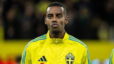 ‘A Lot of Politics’—Sweden Boss Provides Insight Into Alexander Isak Transfer Saga