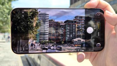 I don't like the iOS 26 Camera redesign — but it does make sense