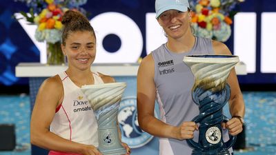 Swiatek and Alcaraz warm up for US Open with crowns in Cincinnati