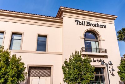 How To Earn $500 A Month From Toll Brothers Stock Ahead Of Q3 Earnings