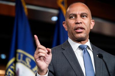 Jeffries: Noem will be ‘one of the first hauled up to Congress’ if Democrats win midterms