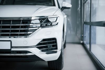 What’s Actually Inside That “Noise-Reducing” Car Feature?