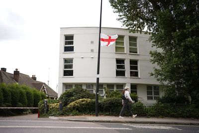 Tower Hamlets residents divided over St George's flags as some left ‘intimidated’ while others hit out at ‘disgraceful’ removal