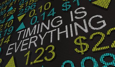 Buffett’s Cash Hoard Signals Market Caution, Value Plays Emerge