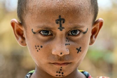 City Girls Snub Traditional Hindu Face Tattoos In Pakistan