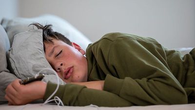 New study finds link between sleep problems and self-harm in teenage years