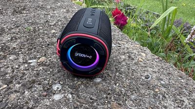 Groov-e's Wave Glow Bluetooth speaker has a lot going for it, but sadly sound quality isn't on the list