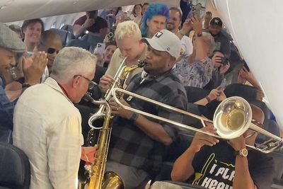 A flight delay, a jazz band and a viral moment: How Dave Koz and fellow musicians lifted spirits