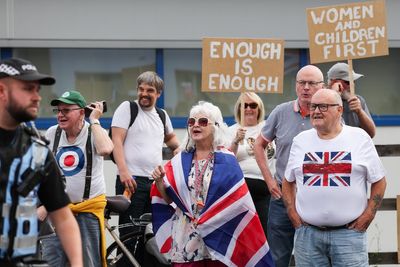 Asylum hotel protests latest: Dozens of protesters face off as weekend of nationwide demonstrations begins