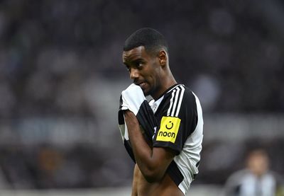 Why has Alexander Isak not handed in a transfer request?
