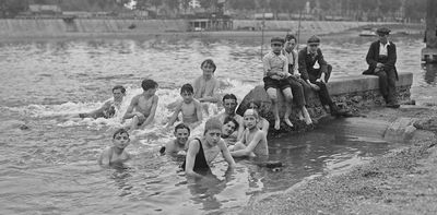 Swimming in the Seine: an old pastime resurfaces in the age of global warming