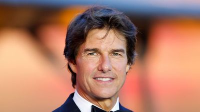 I'm a minimalist, but I'd swap my neutral living room for Tom Cruise's cabin-style space in a heartbeat – it's cozy but so chic
