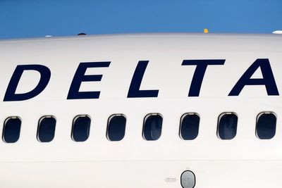 Delta and United airlines face class action suits for selling window seats - with no windows