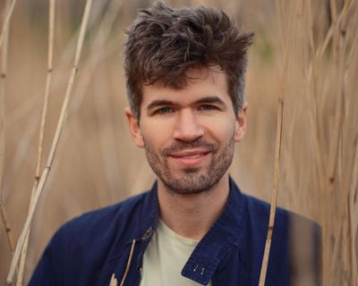 Ivo Graham: Orange Crush review – comic riffs on his favourite colour, from Irn-Bru to Wotsits