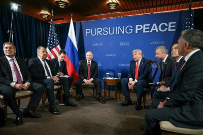 Trump Flirts With Ukraine Security, With Narrow Margins