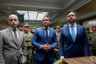 Vance and Hegseth booed while delivering Shake Shack to National Guard