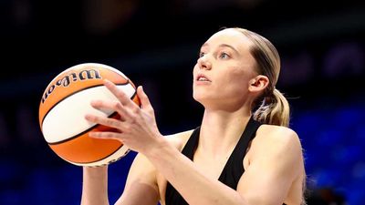 Paige Bueckers Ties WNBA Rookie Scoring Record in Wings' Thrilling Loss to Sparks