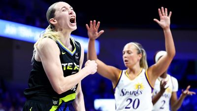 WNBA World Reacts to Paige Bueckers Tying Rookie Single-Game Scoring Record