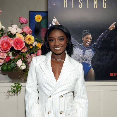 Simone Biles Makes It Official: Polka Dot Nails Are Fall's Hottest Manicure Design