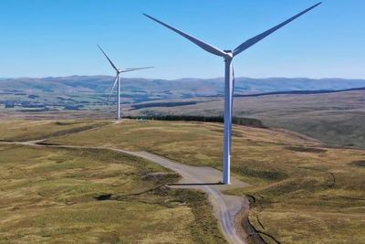 Construction begins on ‘landmark’ windfarm that will power 335,000 homes