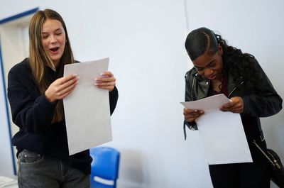 GCSE results 2025: London students 'far ahead' of any other regions but pass grades drop