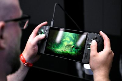 Microsoft Re-joins Handheld Gaming Fight Against Nintendo's Switch