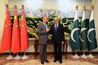 Ministros de Exteriores de China y Pakistán acuerdan nuevos proyectos para corredor económico