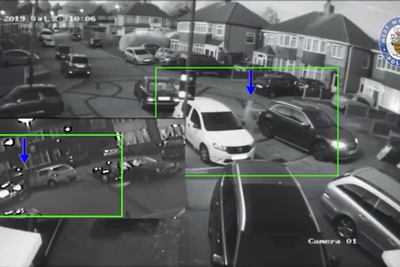 Moment US woman disguised in niqab fled after failed assassination