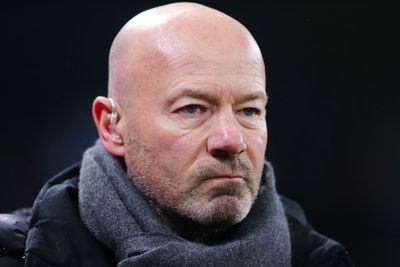 'What a f***ing mess. If I was him, I’d get his agent in a room and sack him on the spot immediately' Alan Shearer doesn't hold back when asked about the Alexander Isak situation