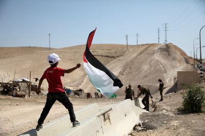 Analysis: Israel E1 settlement plan makes Palestinian state further away