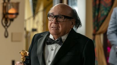 I Didn't Expect It's Always Sunny's Finale To Both Make Me Cry AND Have An All-Time Classic TV Reunion For Danny DeVito